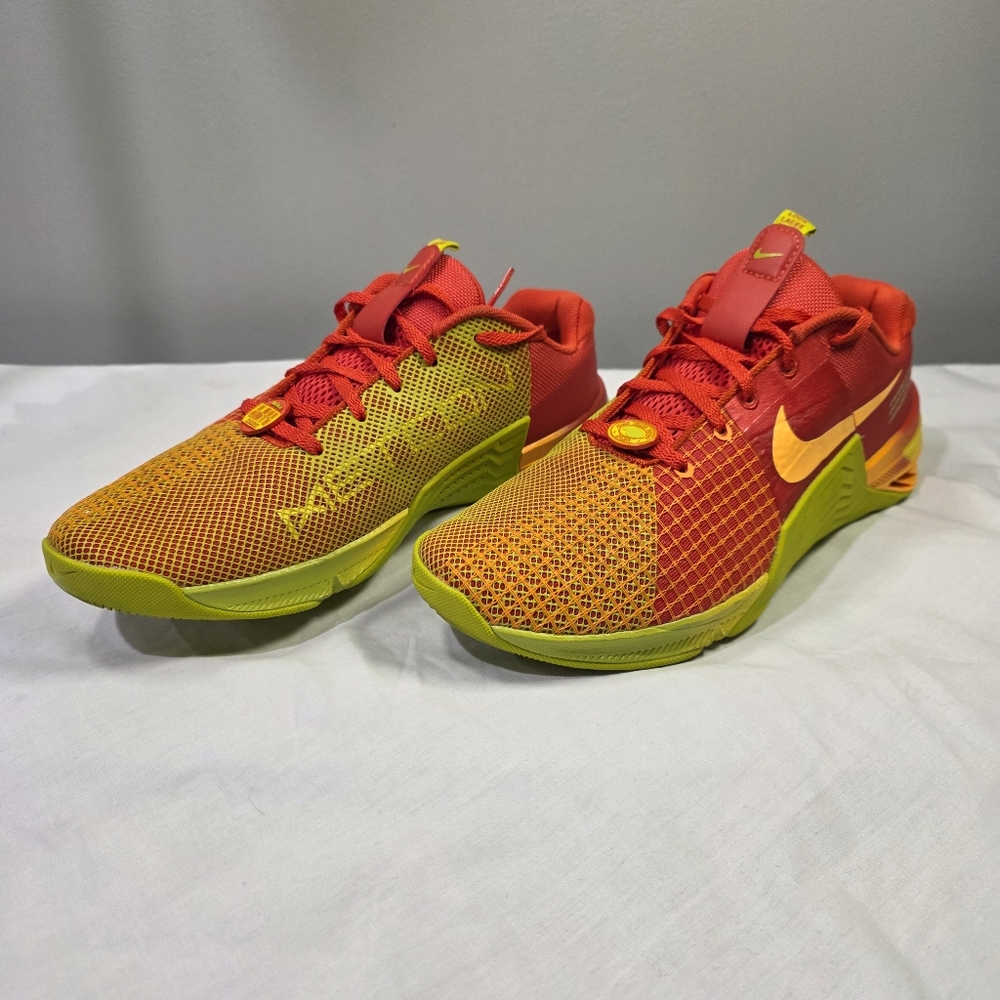 Nike Metcon 8 Amp Picante Red Bright Cactus Training Sneakers/Shoes. 9